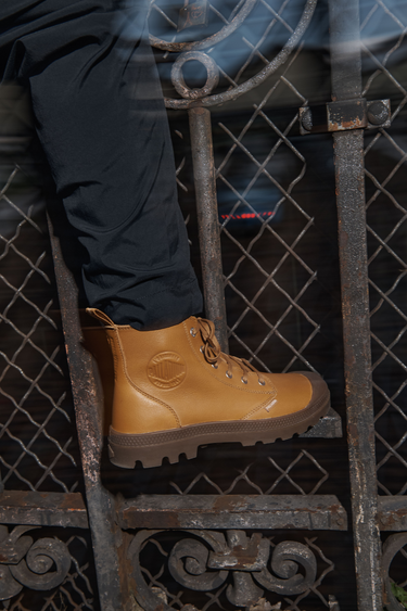 Pampa Hi Zip Lth Ess Pampa Hi Zip Lth Ess